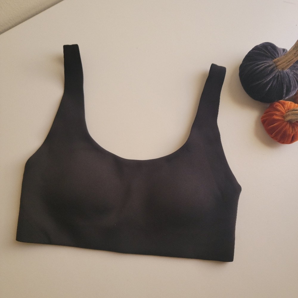 Lululemon black gym bra